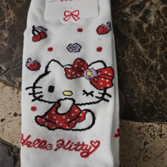 5 pair bundle of no show hello kitty socks adult sizes 9-11 variety NWT - Picture 5 of 7